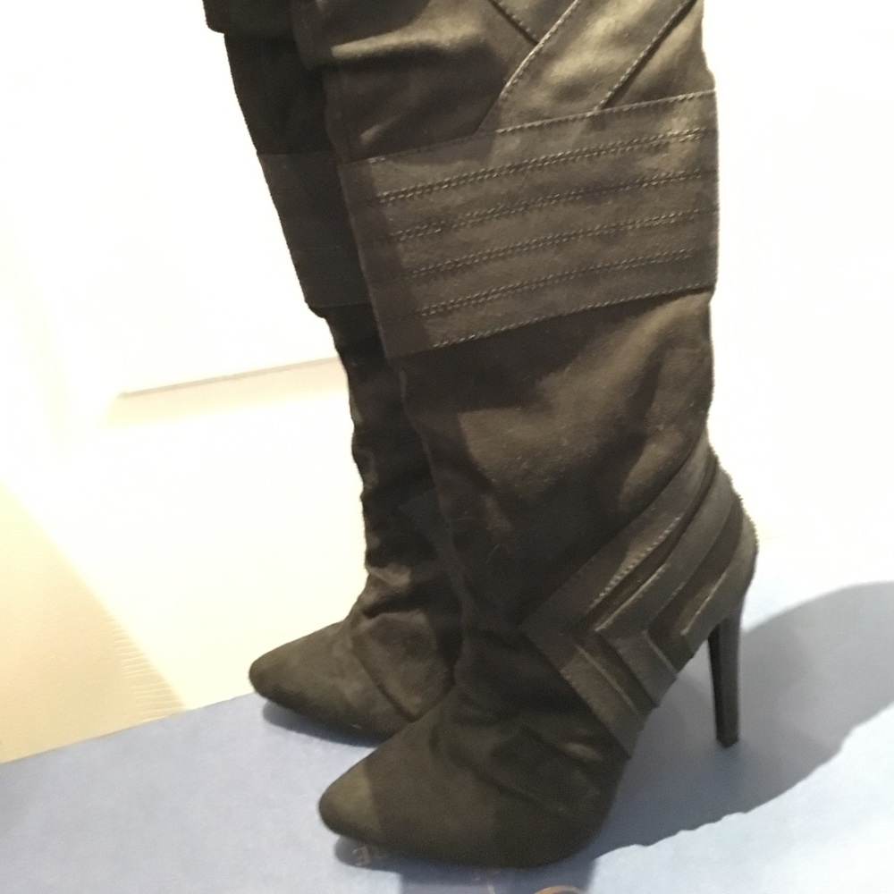 Mod knee boots